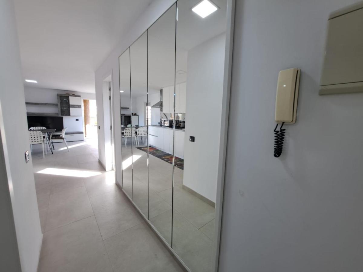 Newly Reformed 2 Bedroom Apartment In The Center Of Los Cristianos Los Cristianos  Exterior photo