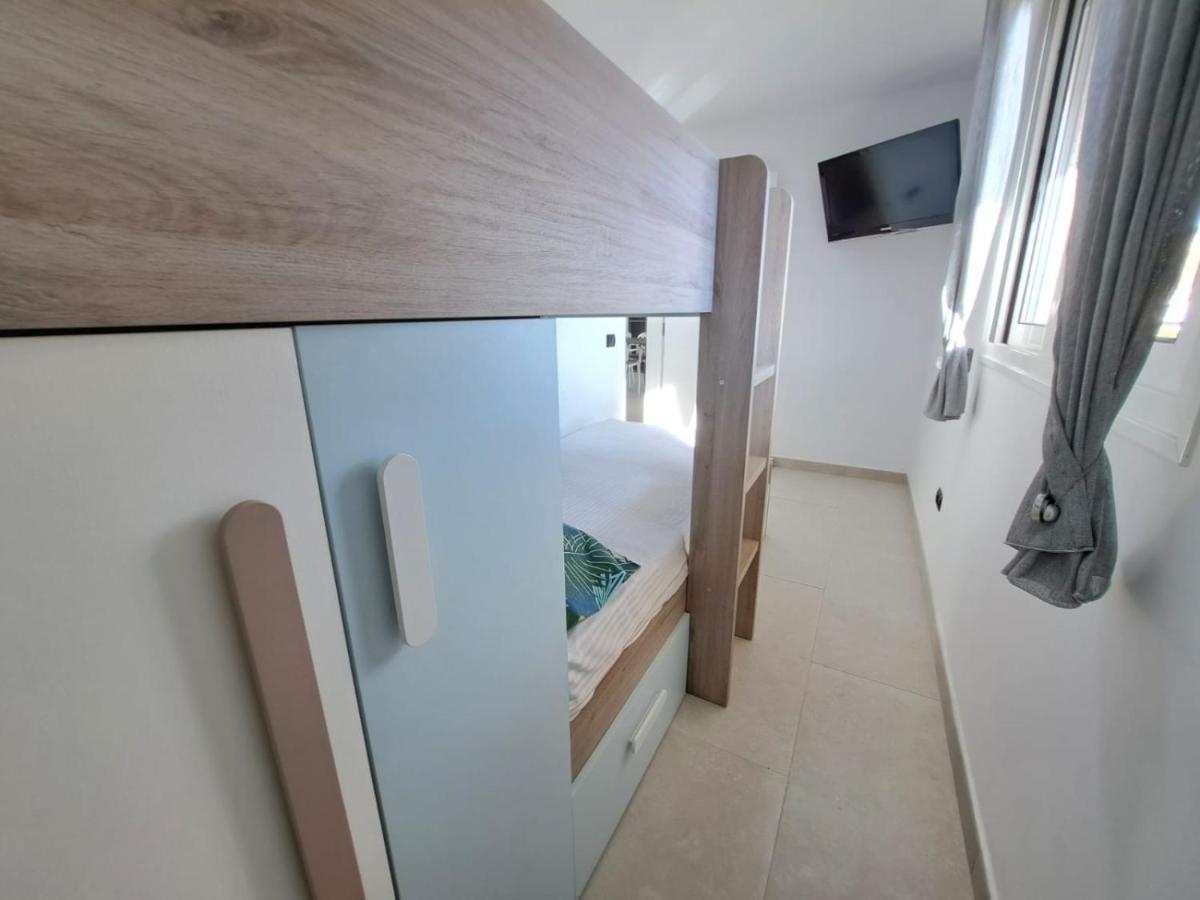 Newly Reformed 2 Bedroom Apartment In The Center Of Los Cristianos Los Cristianos  Exterior photo