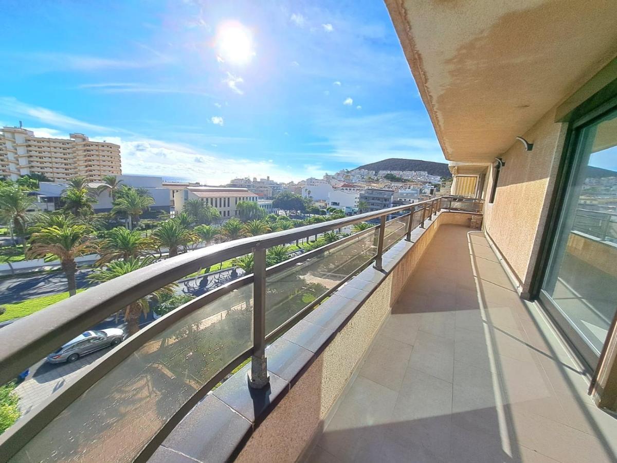Newly Reformed 2 Bedroom Apartment In The Center Of Los Cristianos Los Cristianos  Exterior photo